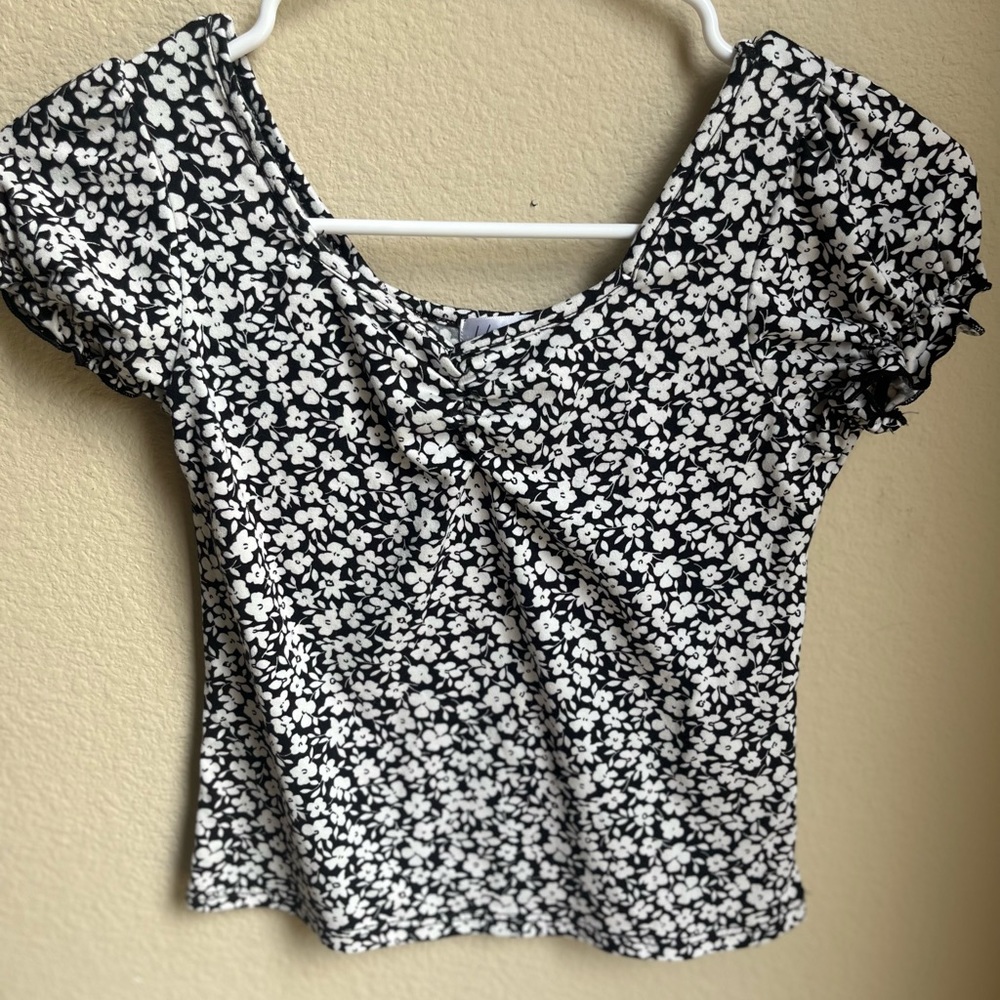Black and white floral shirt from Tilly’s size M